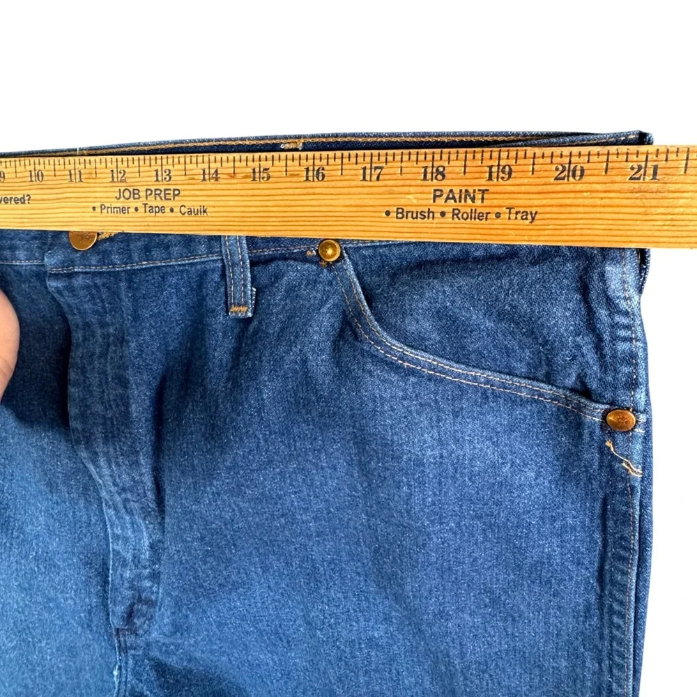 Vintage Wrangler Mens Blue Denim Jeans 42x35.5 Made USA Straight Leg Cowboy‎ Cut